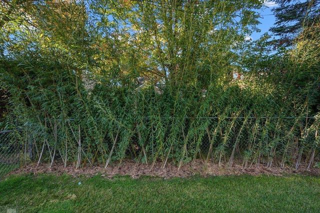 1111 S Renaud Road, Grosse Pointe Woods, MI 48236