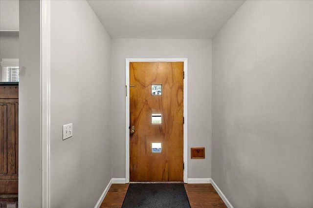 1111 S Renaud Road, Grosse Pointe Woods, MI 48236