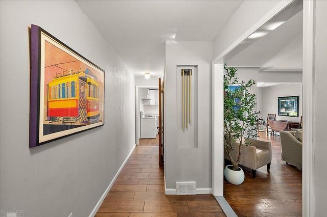 1111 S Renaud Road, Grosse Pointe Woods, MI 48236