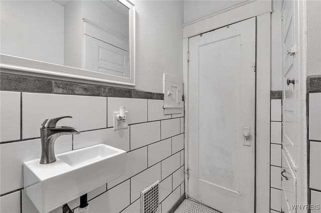 419 Tremont Avenue, Tonawanda, NY 14217