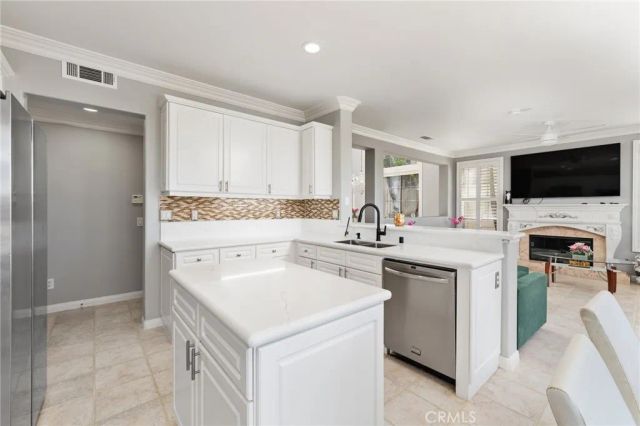 35 Hollyleaf, Aliso Viejo, CA 92656