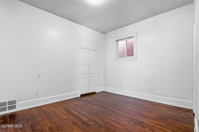 1207 N Kansas Street, El Paso, TX 79902