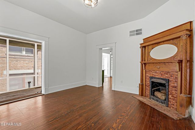 1207 N Kansas Street, El Paso, TX 79902