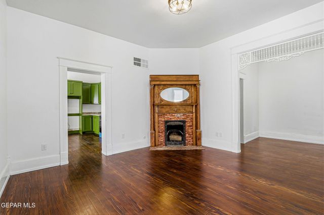 1207 N Kansas Street, El Paso, TX 79902