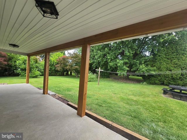 951 OLD SWEDE RD, Douglassville, PA 19518