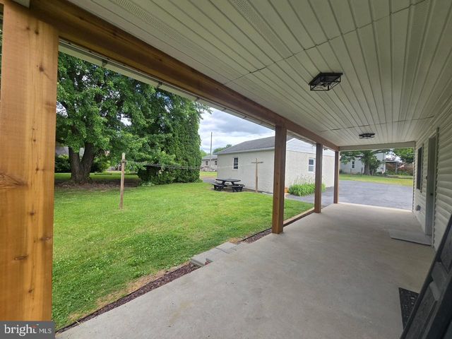 951 OLD SWEDE RD, Douglassville, PA 19518