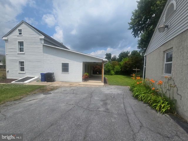 951 OLD SWEDE RD, Douglassville, PA 19518