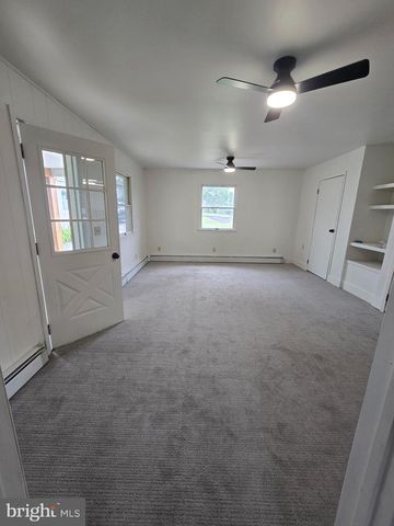 951 OLD SWEDE RD, Douglassville, PA 19518