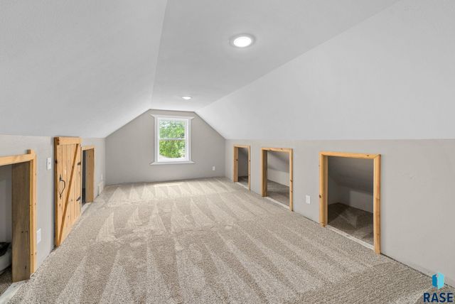 2720 S Summit Ave, Sioux Falls, SD 57105