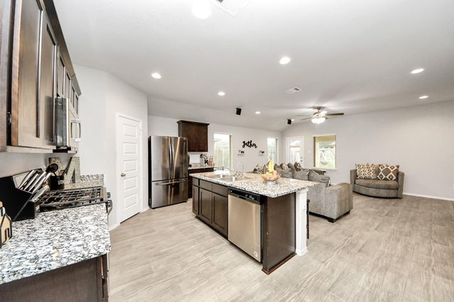 6806 Amber Cliff Lane, Richmond, TX 77469