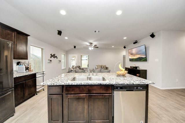 6806 Amber Cliff Lane, Richmond, TX 77469