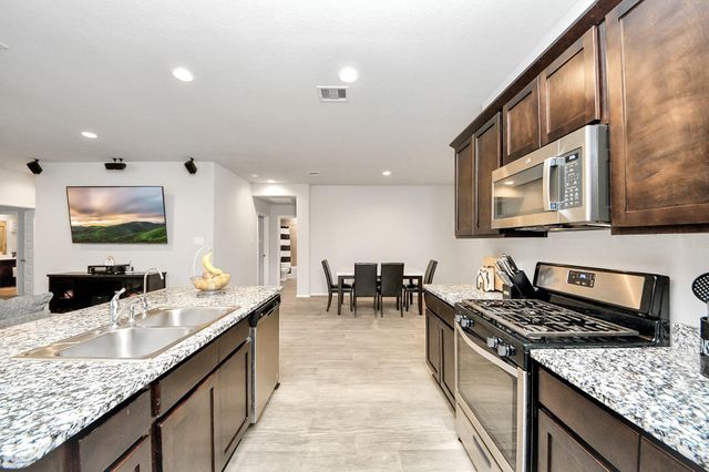 6806 Amber Cliff Lane, Richmond, TX 77469