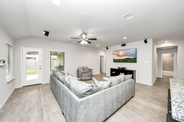 6806 Amber Cliff Lane, Richmond, TX 77469