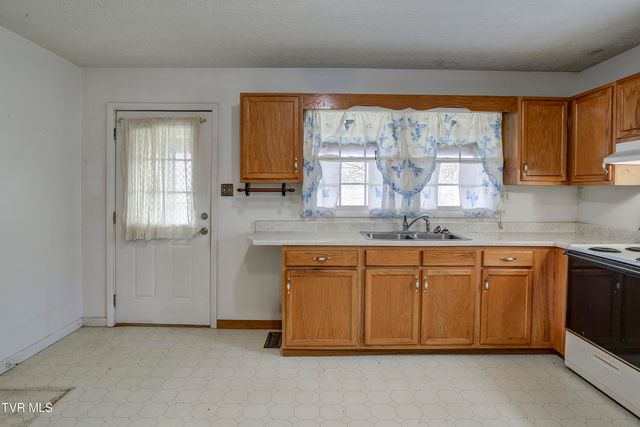 1820 Frank Roberts Road, Afton, TN 37616