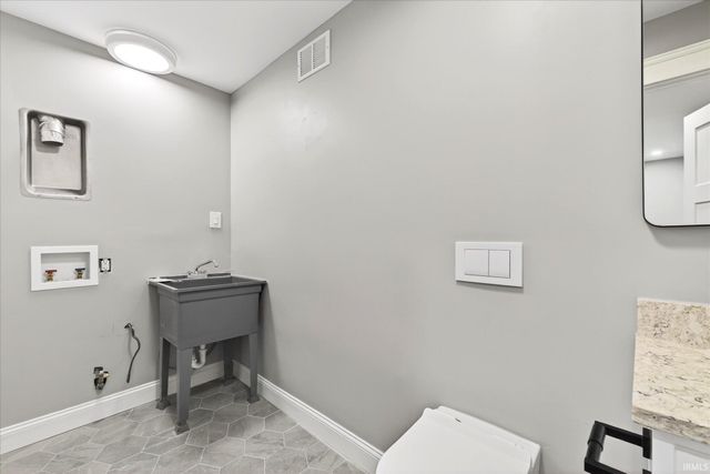 633 S Ravencrest Avenue, Bloomington, IN 47401