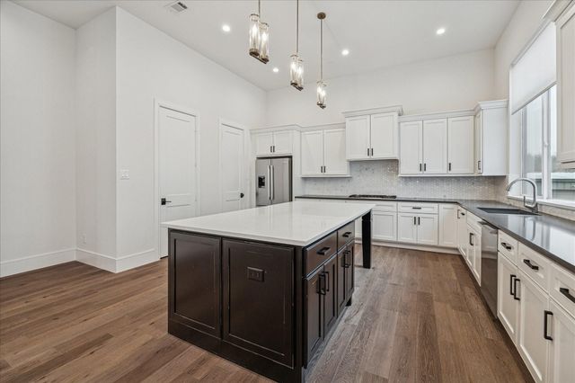 1659 Bingle Road, Houston, TX 77055