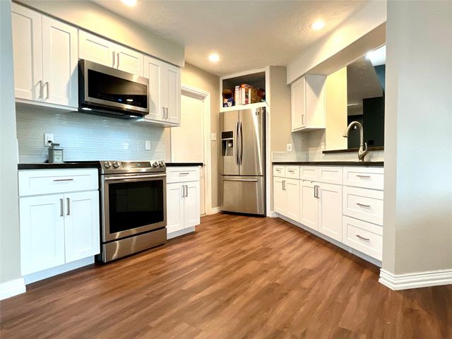 518 Barrow Downs Way, Houston, TX 77034