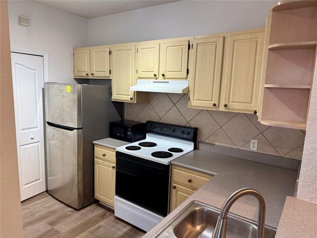 1225 LAKE SHADOW CIRCLE 14305, Maitland, FL 32751