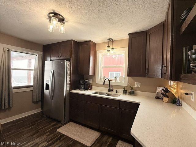 7184 State Route 43, Bergholz, OH 43908