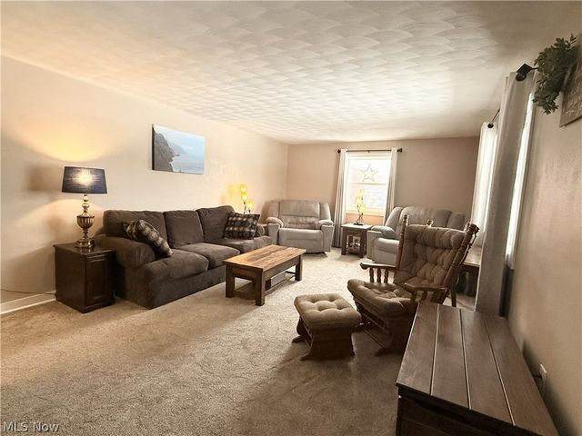 7184 State Route 43, Bergholz, OH 43908