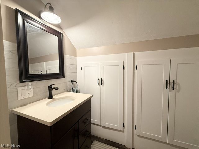 7184 State Route 43, Bergholz, OH 43908