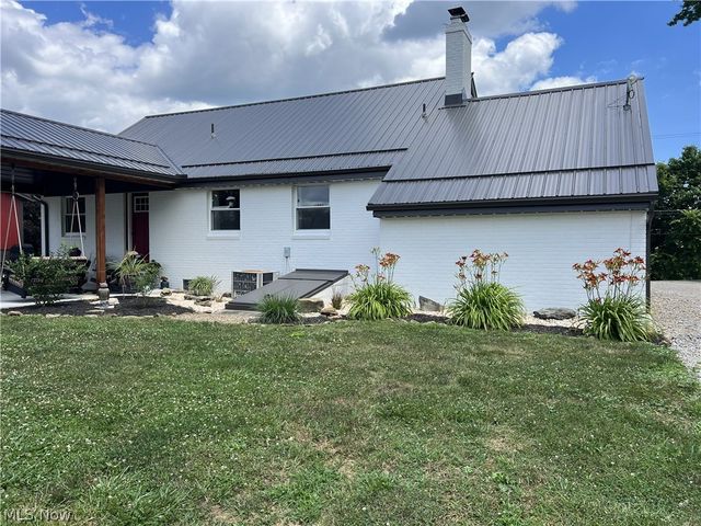 7184 State Route 43, Bergholz, OH 43908