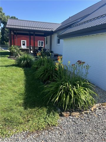 7184 State Route 43, Bergholz, OH 43908