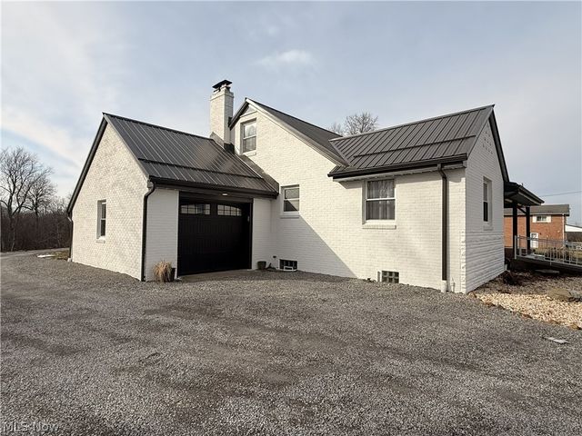 7184 State Route 43, Bergholz, OH 43908