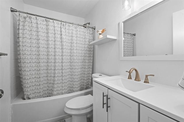 4413 Whispering Valley DR D, Austin, TX 78727