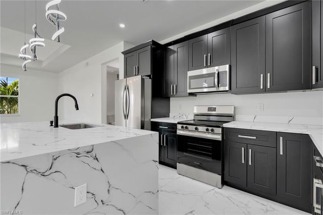 172 Pembroke ST, Lehigh Acres, FL 33974