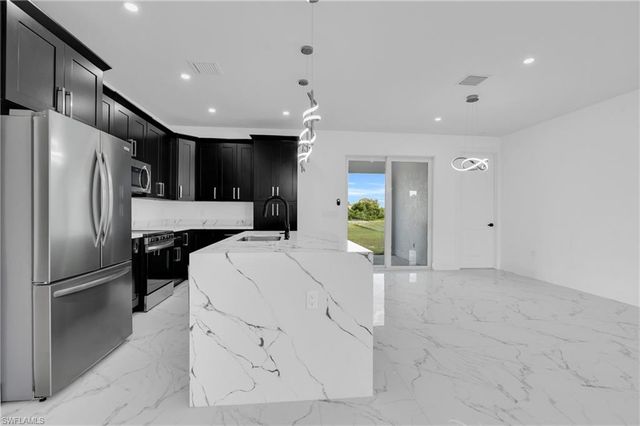 172 Pembroke ST, Lehigh Acres, FL 33974