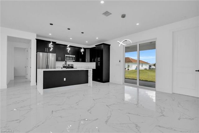 172 Pembroke ST, Lehigh Acres, FL 33974