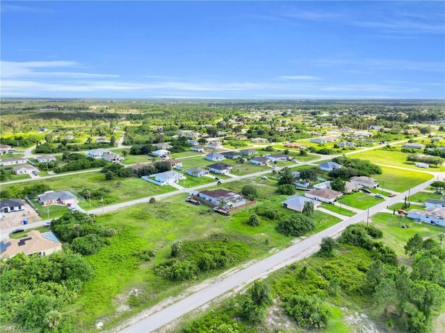 172 Pembroke ST, Lehigh Acres, FL 33974