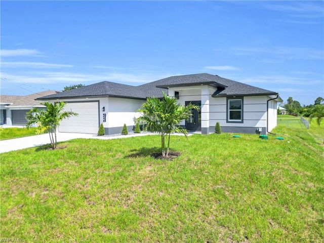 172 Pembroke ST, Lehigh Acres, FL 33974