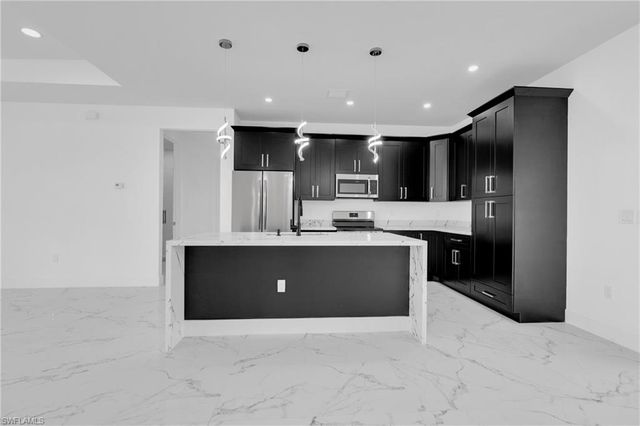 172 Pembroke ST, Lehigh Acres, FL 33974