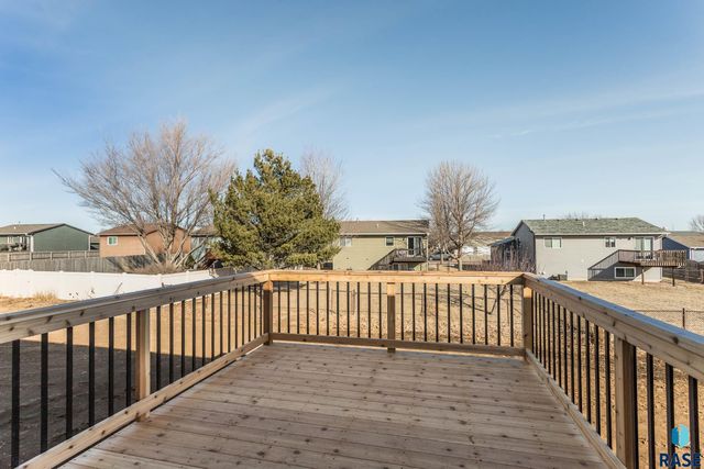 518 Shirley St Street, Harrisburg, SD 57032