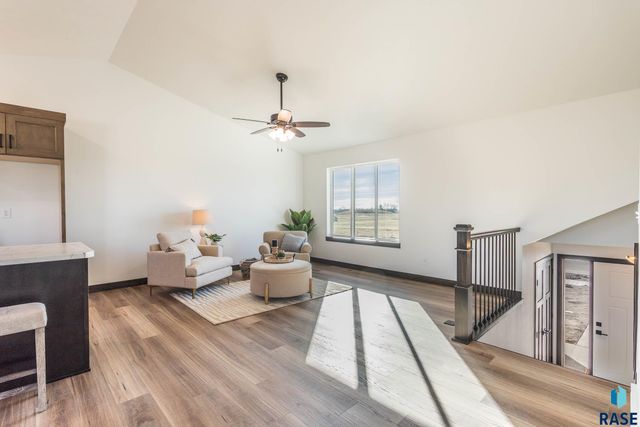 518 Shirley St Street, Harrisburg, SD 57032