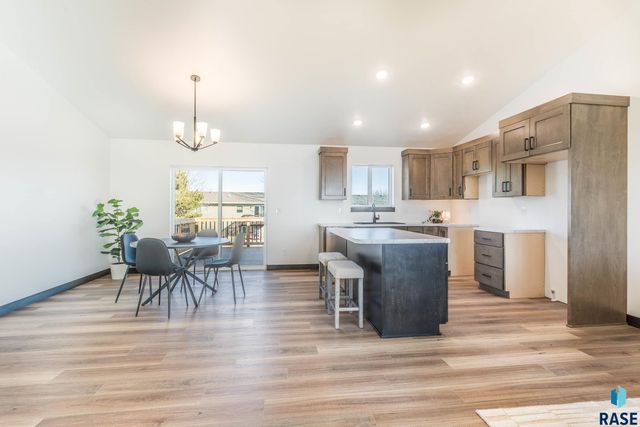 518 Shirley St Street, Harrisburg, SD 57032