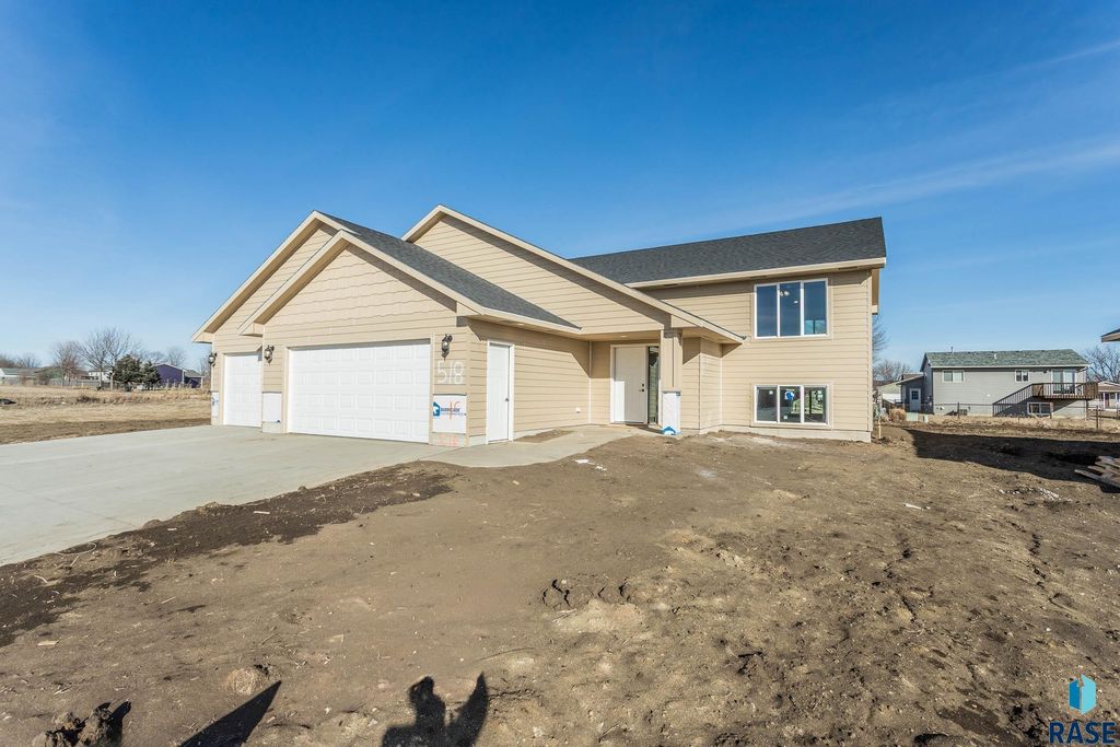 518 Shirley St Street, Harrisburg, SD 57032