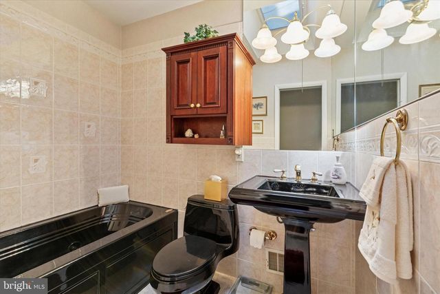 7406 HILL RD, Philadelphia, PA 19128