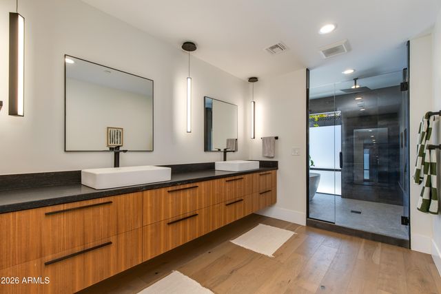 2022 E GARDENIA Avenue, Phoenix, AZ 85020
