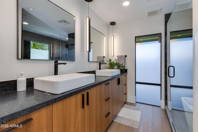 2022 E GARDENIA Avenue, Phoenix, AZ 85020
