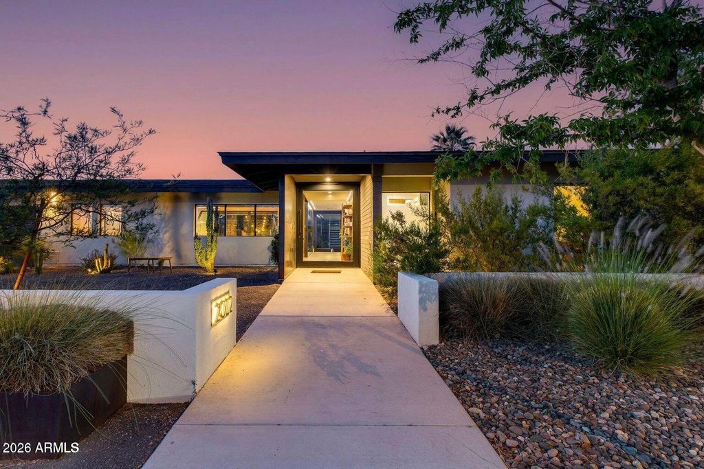 2022 E GARDENIA Avenue, Phoenix, AZ 85020