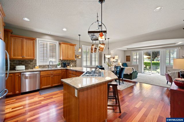 426 Troon Av, Woodburn, OR 97071