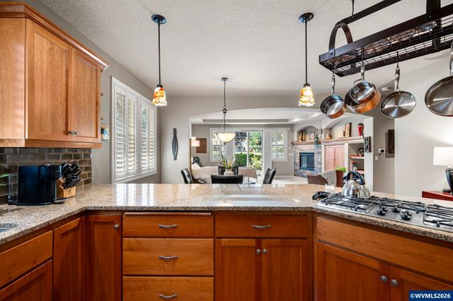 426 Troon Av, Woodburn, OR 97071