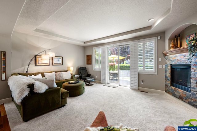 426 Troon Av, Woodburn, OR 97071
