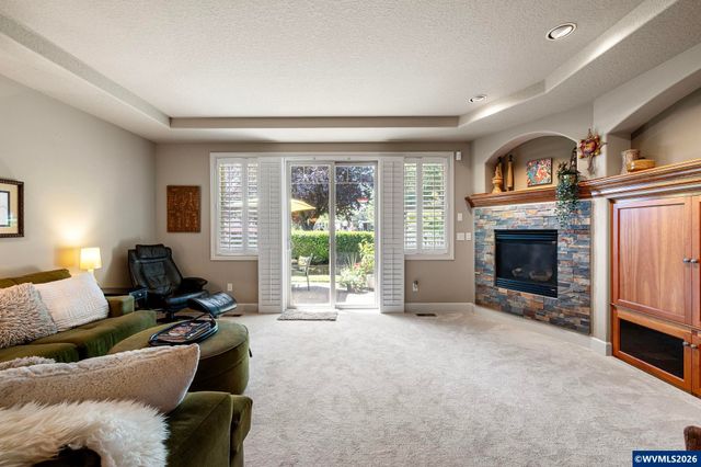 426 Troon Av, Woodburn, OR 97071