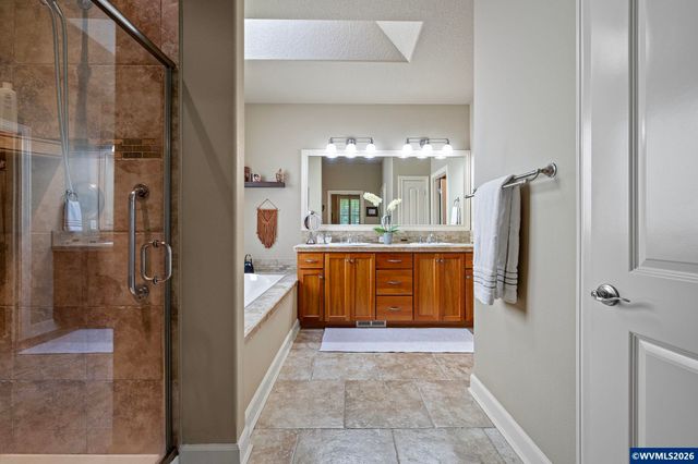 426 Troon Av, Woodburn, OR 97071