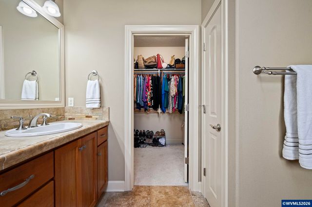426 Troon Av, Woodburn, OR 97071