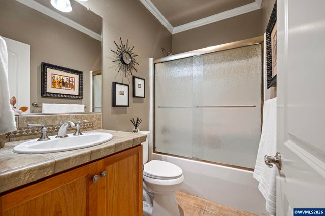426 Troon Av, Woodburn, OR 97071